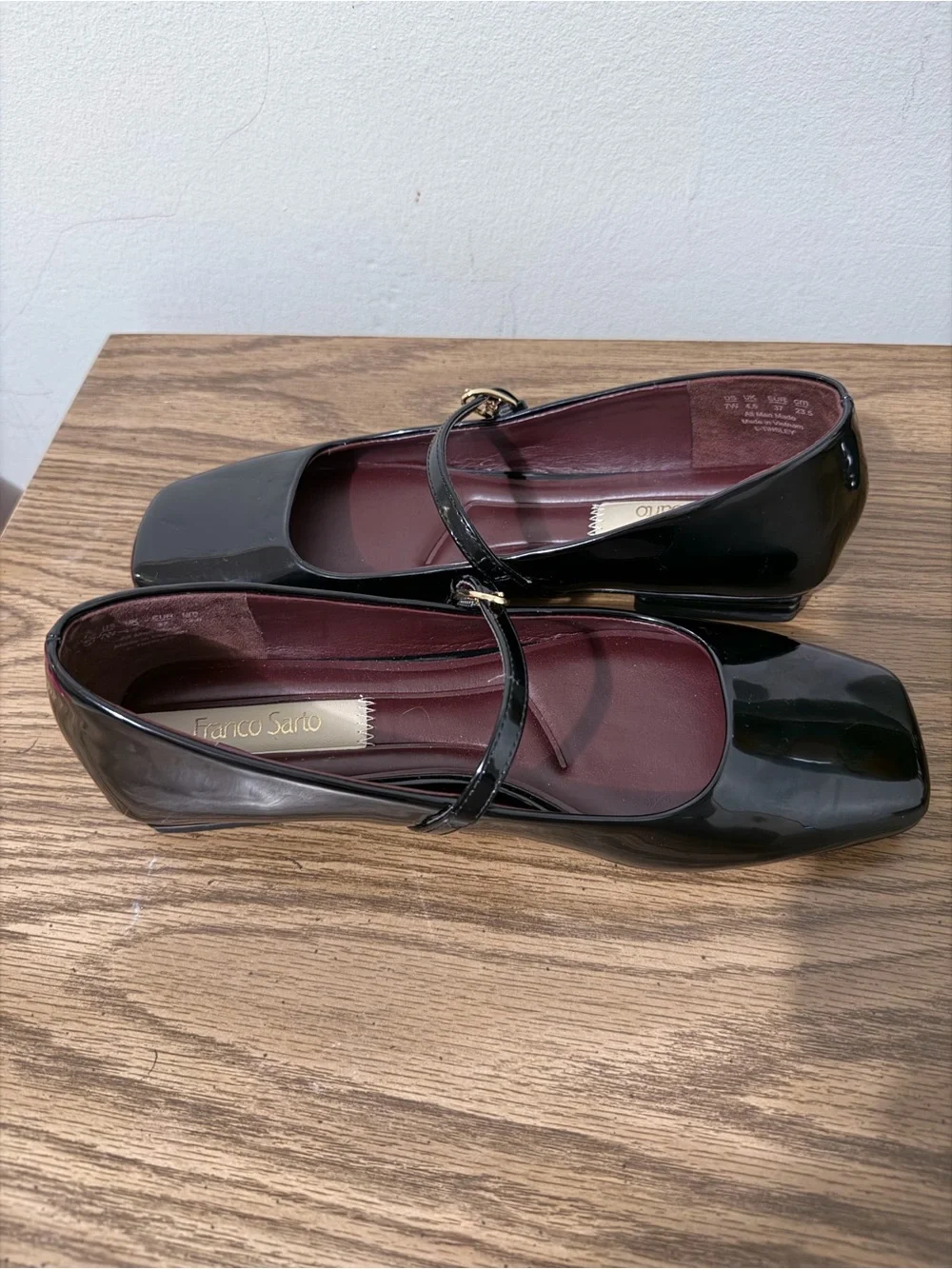 Women's Franco Sarto Tinsley Square Toe Mary Jane Flats Black Faux Patent 7W